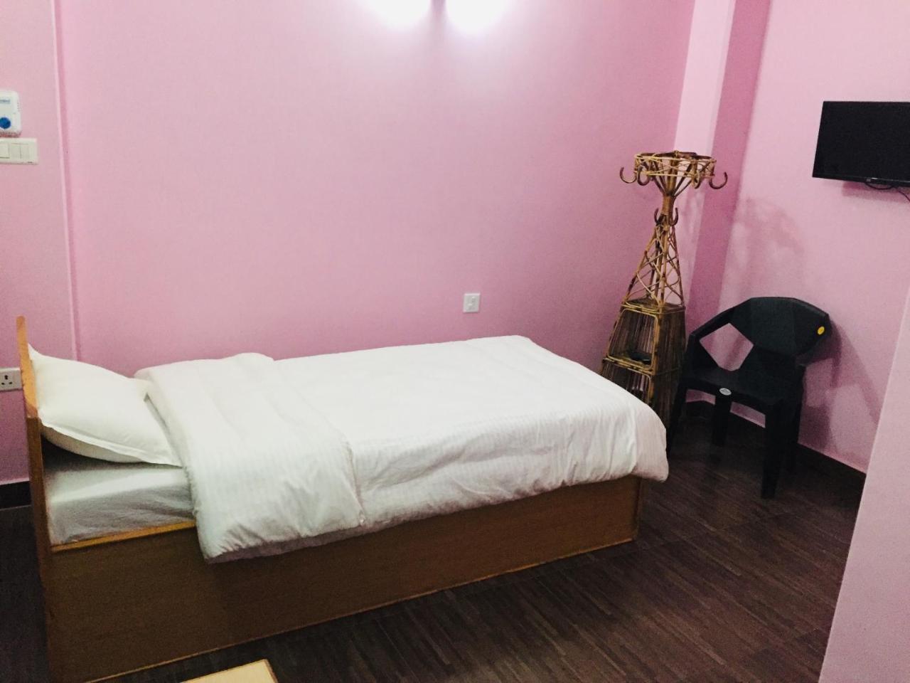 Obey Guest House Pokhara Exterior foto